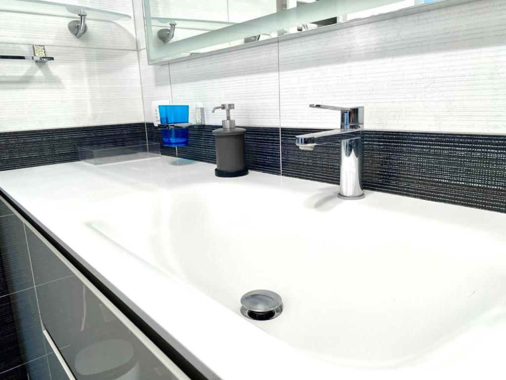 Apartamento Mpm - Belinzaghi 5 6 Pax Milán Exterior foto